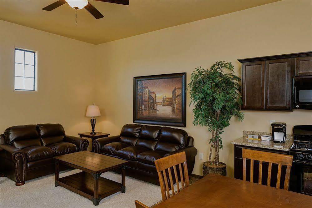 The Courtyard Villas Hobbs Exterior foto