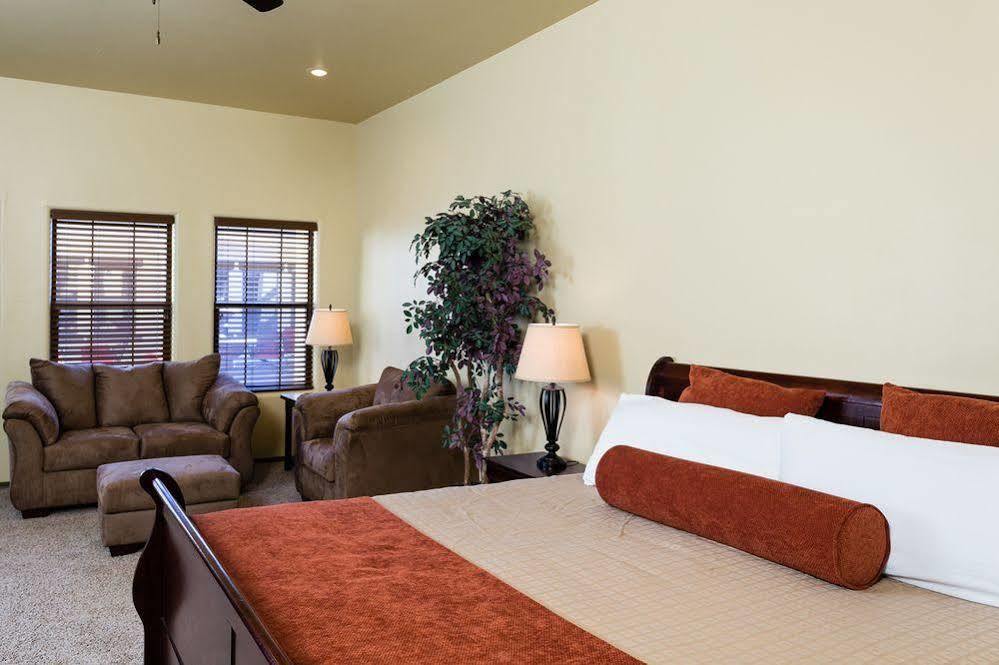 The Courtyard Villas Hobbs Exterior foto